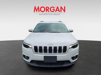 2019 Jeep Cherokee — engine compartment view