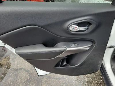 2019 Jeep Cherokee — photo 12 view