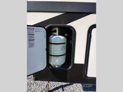 2021 Coachmen RV Chaparral — photo 13 view