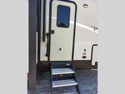 2021 Coachmen RV Chaparral — photo 19 view