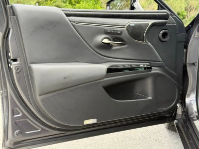 2024 Lexus ES - Photo 19