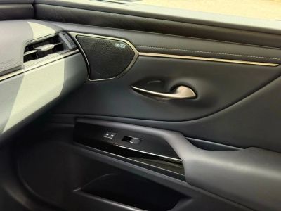 2024 Lexus ES - Photo 35
