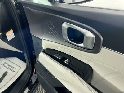 2026 Kia Sorento Hybrid — photo 32 view