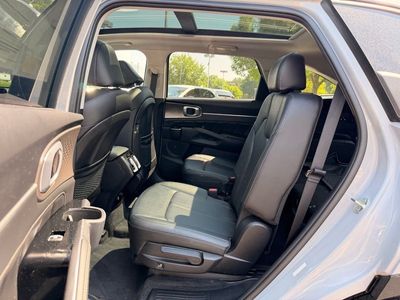 2022 Kia Sorento SX — photo 12 view