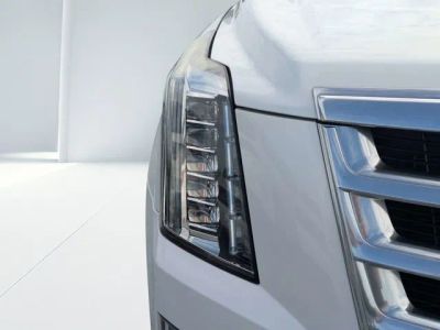 2017 Cadillac Escalade — photo 8 view
