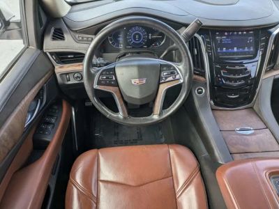 2017 Cadillac Escalade — photo 12 view