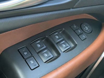 2017 Cadillac Escalade — photo 18 view