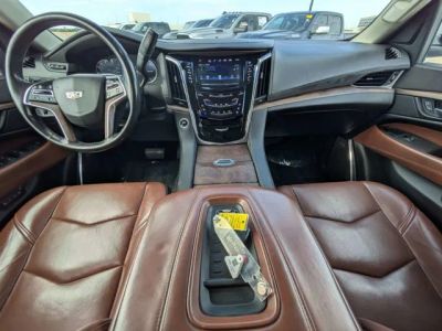 2017 Cadillac Escalade — photo 13 view