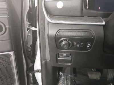 2024 Jeep Wagoneer — photo 13 view