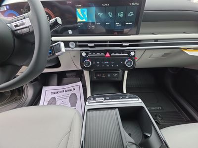 2026 Hyundai Tucson Hybrid — photo 13 view