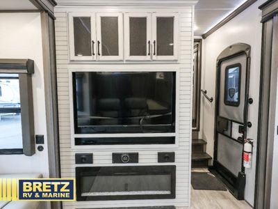 2023 Keystone RV Montana - Photo 12