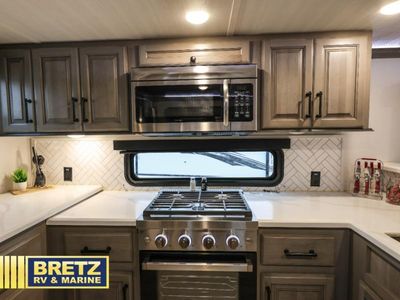 2023 Keystone RV Montana - Photo 15