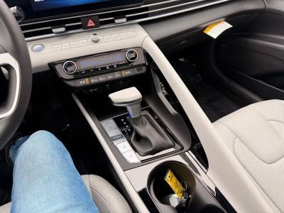 2025 Hyundai Elantra Hybrid - Photo 22