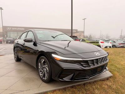 2025 Hyundai Elantra Hybrid - Photo 9
