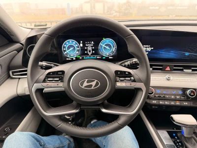 2025 Hyundai Elantra Hybrid - Photo 14