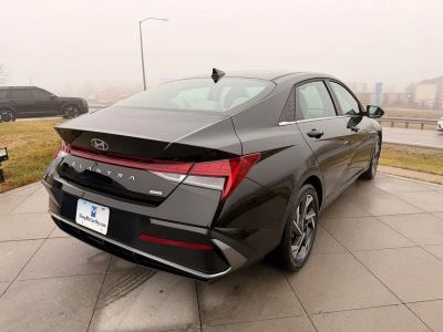 2025 Hyundai Elantra Hybrid - Photo 7