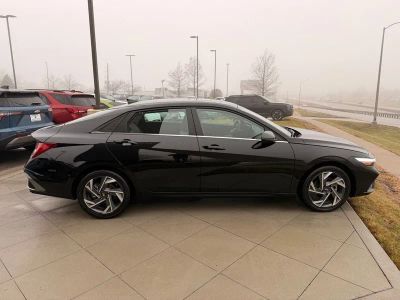 2025 Hyundai Elantra Hybrid - Photo 8