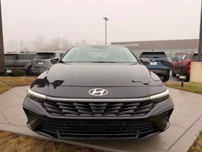 2025 Hyundai Elantra Hybrid - Photo 10