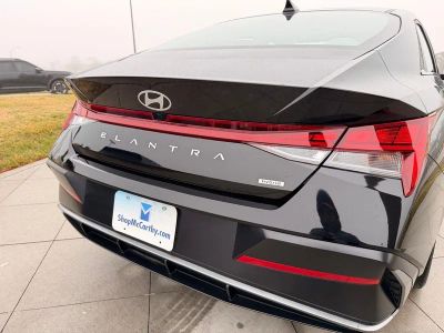 2025 Hyundai Elantra Hybrid - Photo 36