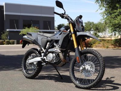 2025 Suzuki DR-Z4S - Photo 2