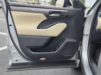 2023 Toyota Highlander - Photo 14
