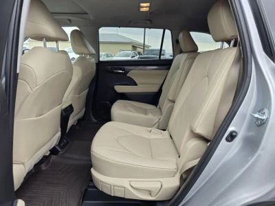 2023 Toyota Highlander - Photo 17