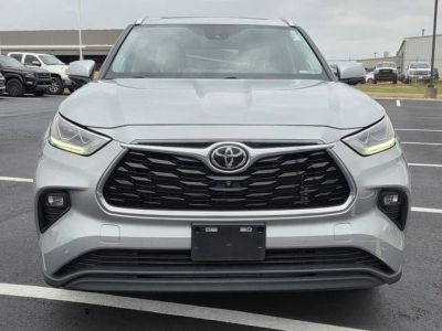 2023 Toyota Highlander - Photo 2