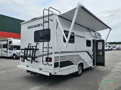 2025 Thor Motor Coach Eddie Bauer - Photo 2