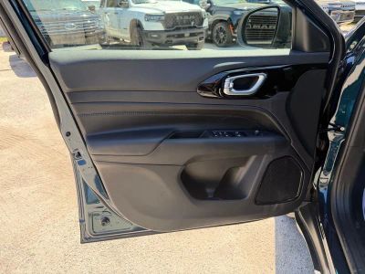 2026 Jeep Compass — photo 13 view