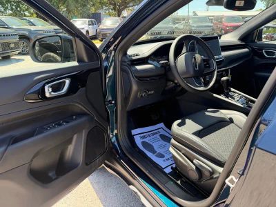 2026 Jeep Compass — photo 15 view