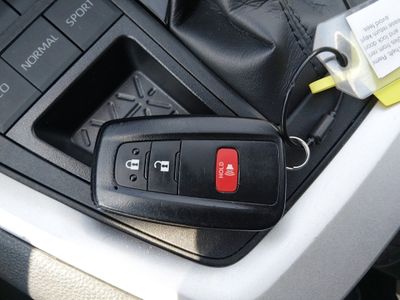 2024 Toyota RAV4 - Photo 15