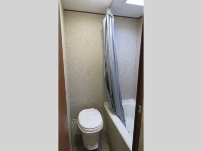 2017 Prime Time RV Avenger - Photo 18