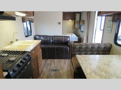 2017 Prime Time RV Avenger - Photo 23