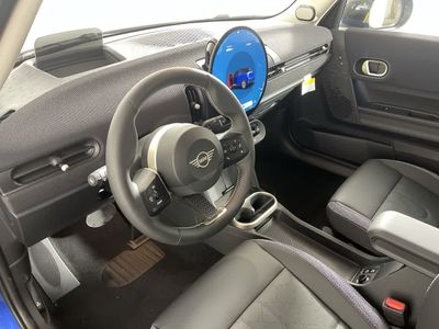 2025 MINI Hardtop 4 Door — photo 11 view