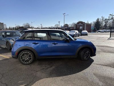 2025 MINI Hardtop 4 Door — engine compartment view