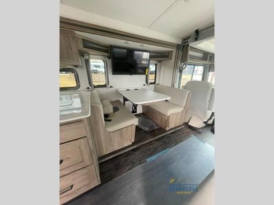 2024 Winnebago Sunstar - Photo 5