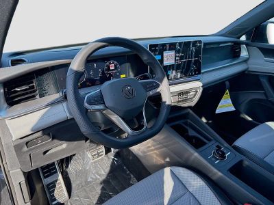 2026 Volkswagen Tiguan — photo 9 view