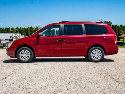 2012 Kia Sedona — interior view