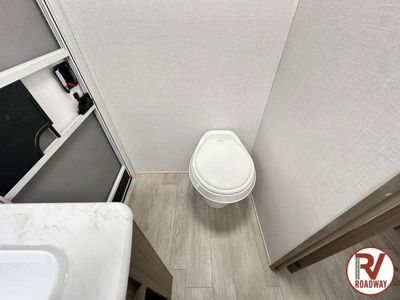 2025 Wildwood 32BHDSX - Photo 27