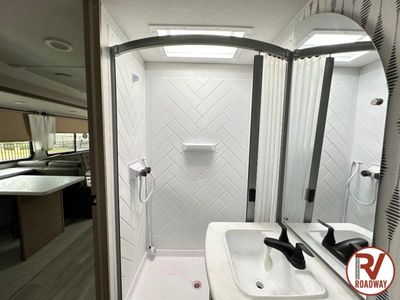 2025 Wildwood 32BHDSX - Photo 28