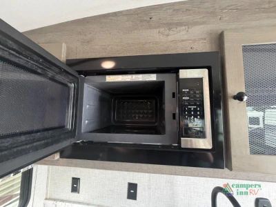 2020 Keystone RV Outback Ultra Lite — photo 9 view