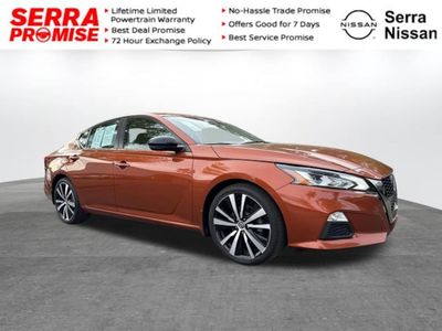 2020 Nissan Altima 2.0 SR in Sunset Drift Chromaflair — front three-quarter view