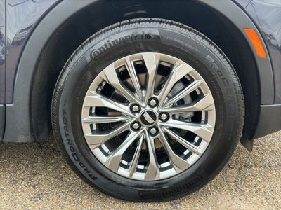 2025 Cadillac XT4 - Photo 9