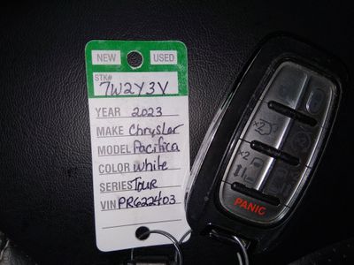 2023 Chrysler Pacifica — photo 15 view