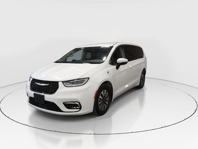 2023 Chrysler Pacifica — rear three-quarter view