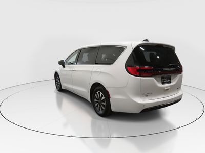 2023 Chrysler Pacifica — detail view