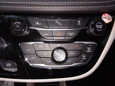 2023 Chrysler Pacifica — photo 19 view
