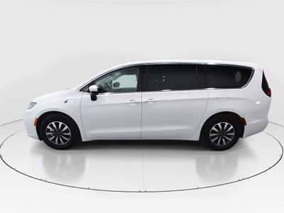 2023 Chrysler Pacifica — interior view