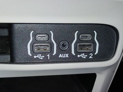 2023 Chrysler Pacifica — photo 20 view