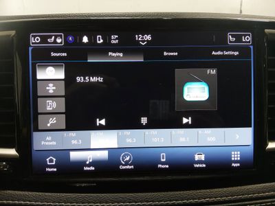2023 Chrysler Pacifica — photo 17 view